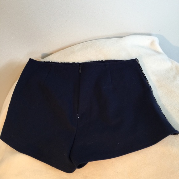 🛍Forever 21✨ Glittery Shorts plus bonus shorts - Picture 6 of 8